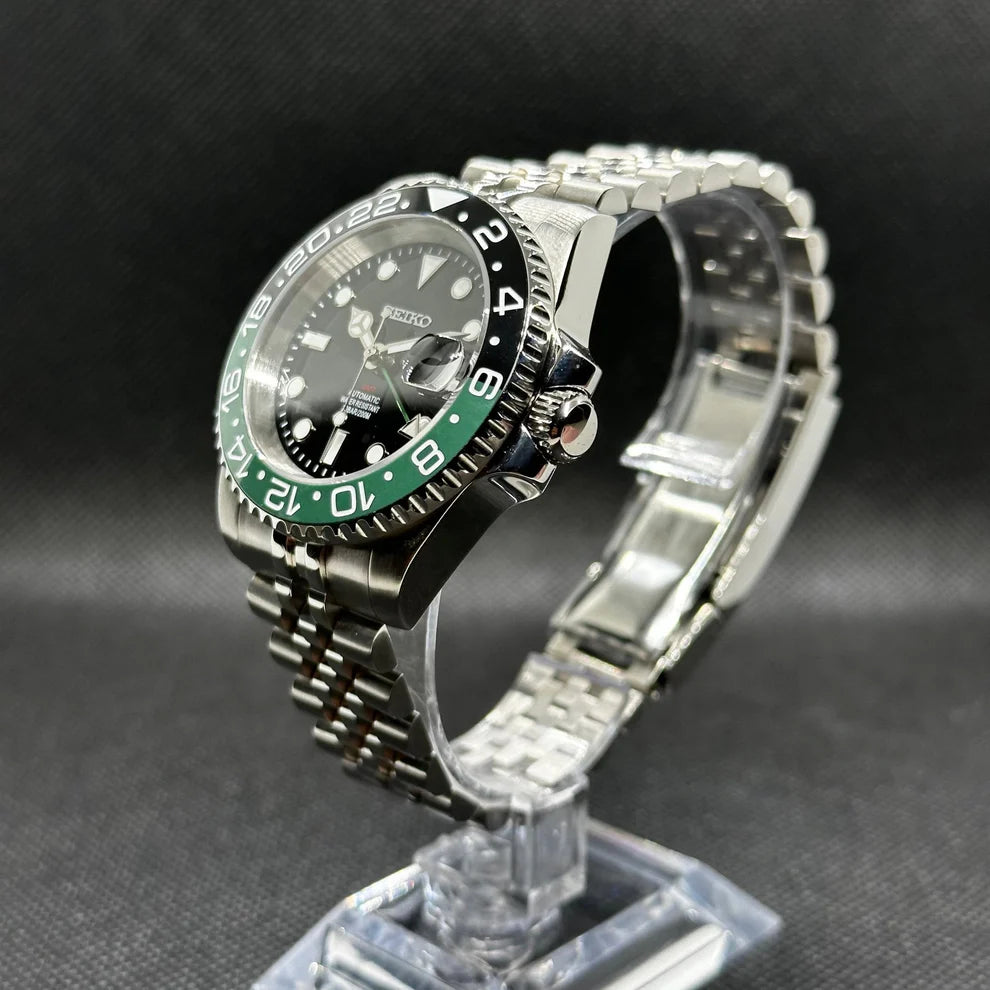 Seiko GMT Mod – "Sprite" – Zöld/Fekete lünetta